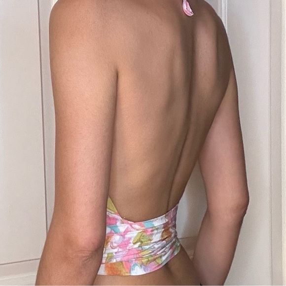TIE HALTER TOP